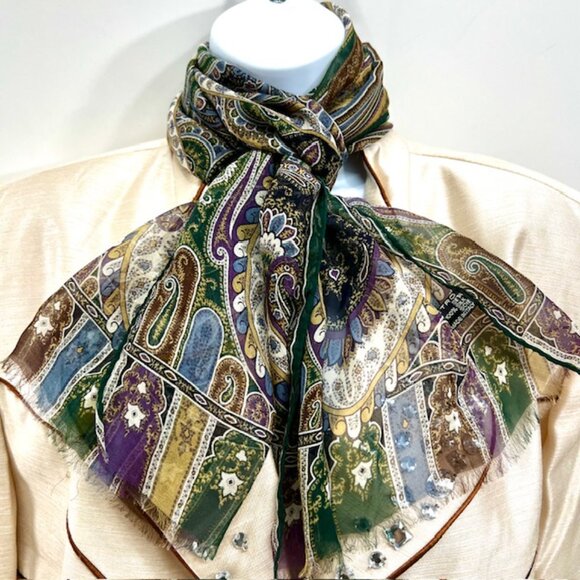 #37  Vintage  ETRO scarf is a luxurious piece made of 100% silk chiffon 56"x17" - Picture 4 of 11